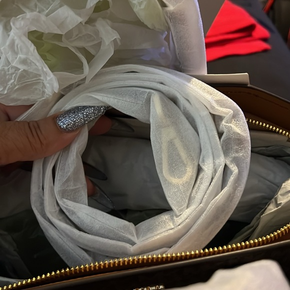 Jet set brand new with tags satchel and matching wallet! Comes with strap! - Picture 6 of 12